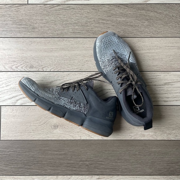 Salomón Predict Soc Men's Gray Athletic Shoes - Picture 1 of 9